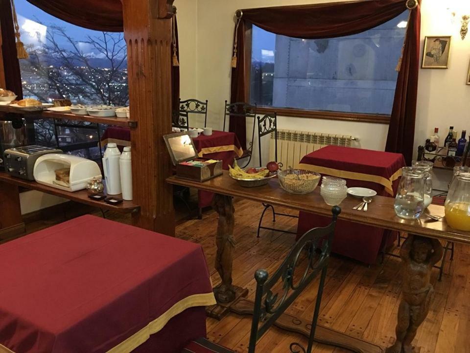 Hosteria Residencia Linares 우수아이아 외부 사진